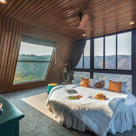 Saffronstays A Vantage, Panchgani - A Pyramid Shaped Unique Luxury Villa With Infinity Valley Views Extérieur photo