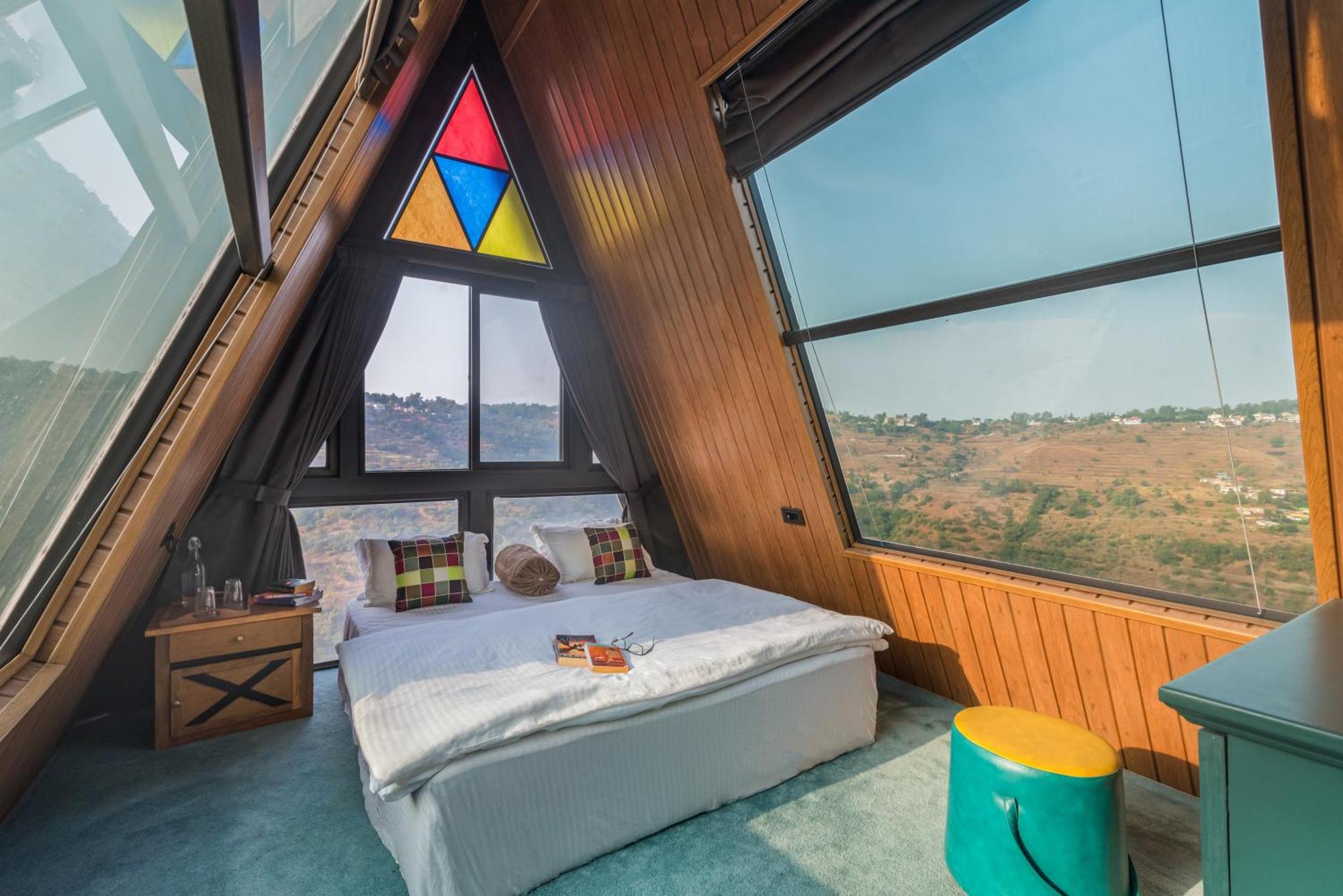 Saffronstays A Vantage, Panchgani - A Pyramid Shaped Unique Luxury Villa With Infinity Valley Views Extérieur photo